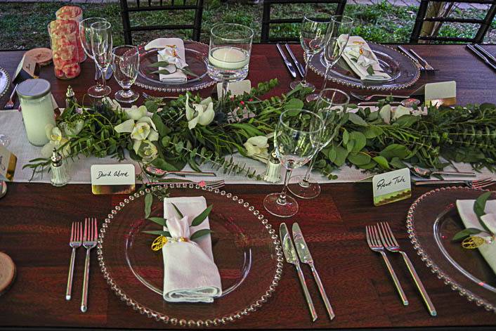 Elegant Banquet Table Garland