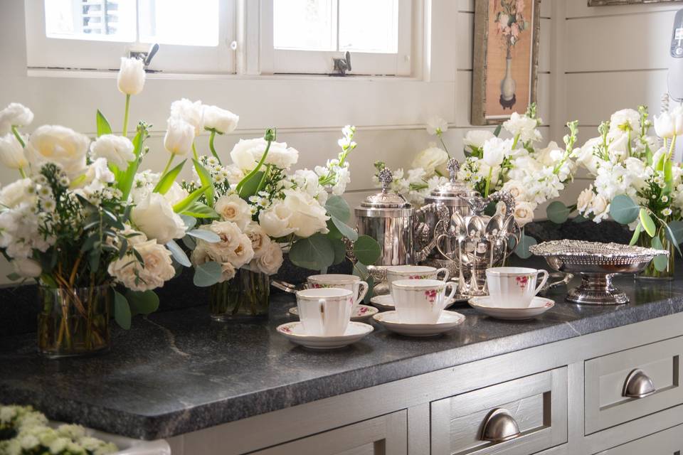 Tea service with white roses