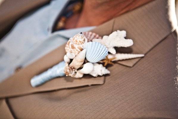 Fiesta Flowers, Plants & GiftsE & M Wedding/Groom BoutonnierePhoto taken by Tosh Imagery