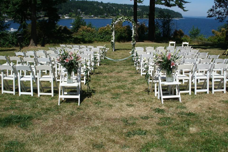 Waterfront beach wedding on whidbey island with whidbey party girls!