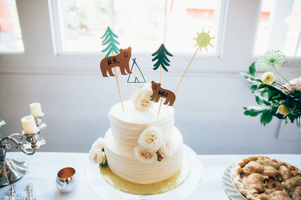 Nude wedding cake