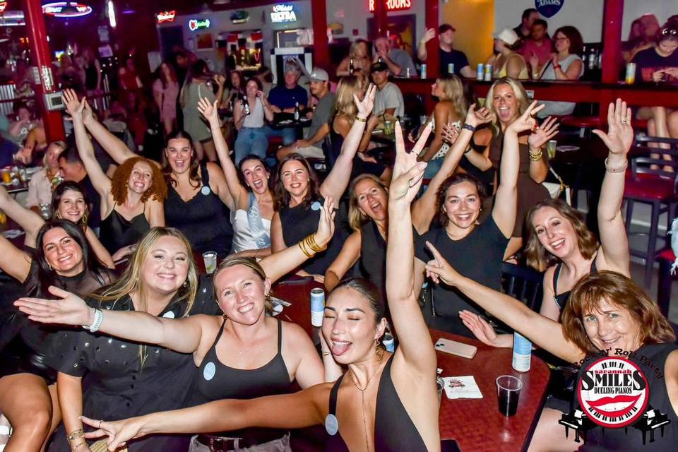 Savannah Smiles - Dueling Pianos Saloon
