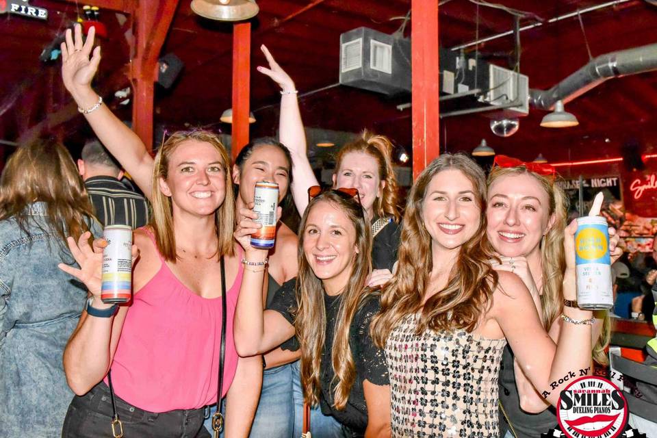 Savannah Smiles - Dueling Pianos Saloon