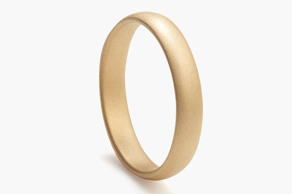 4mm, Classic Round in yellow gold in a matte finish