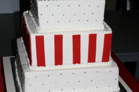 Wedding cake with a touch of red