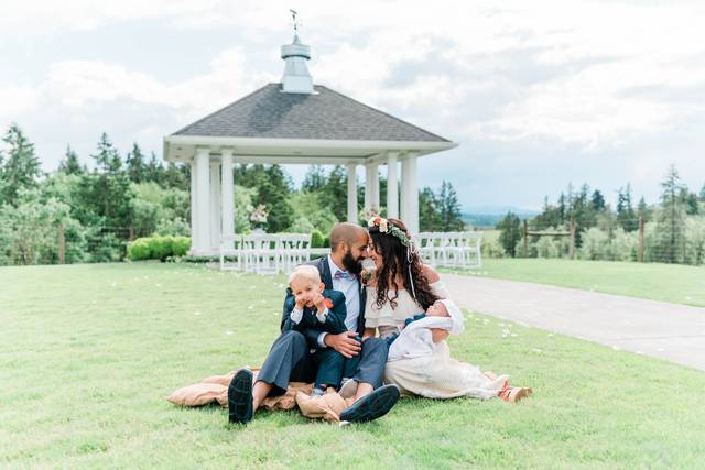 Oswego Hills Vineyard Family