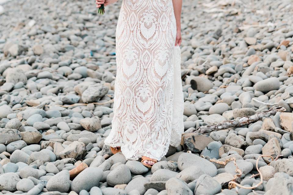 Oregon Coast Elopement Bride