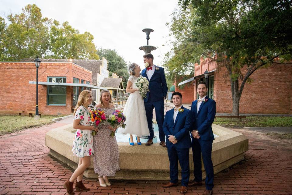 Wedding party by the historic fountain