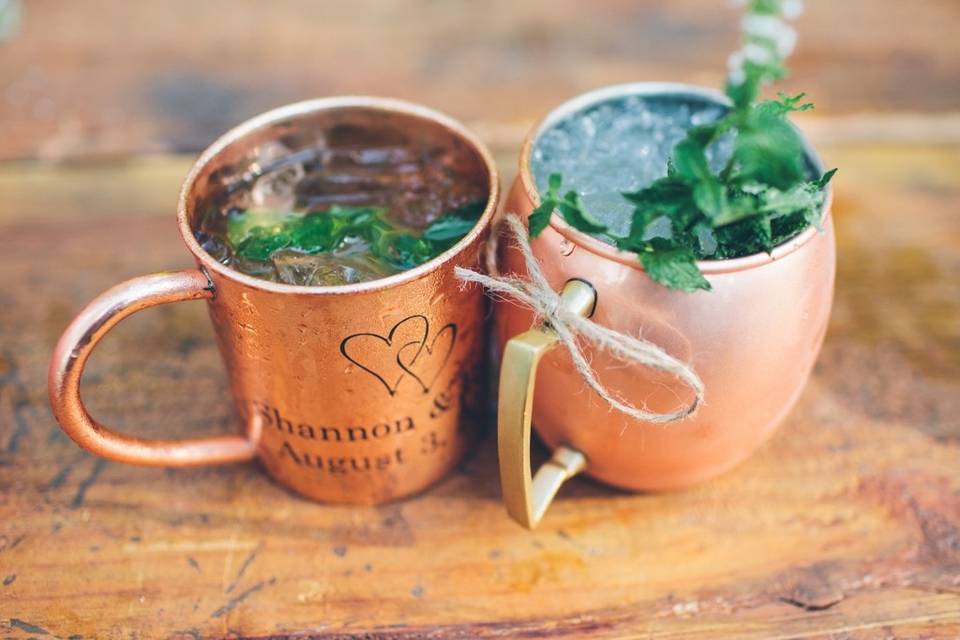 Lake Coeur d'ALene wedding with Moscow Mule mugs as favors