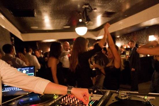 DJs