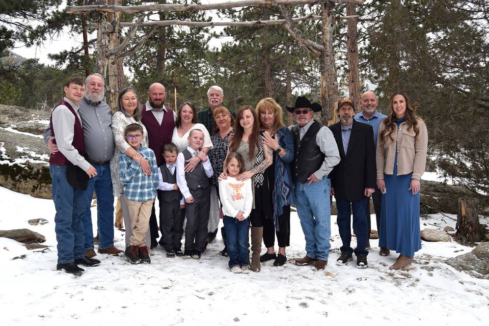 Family_GroupShotForWEB.jpg