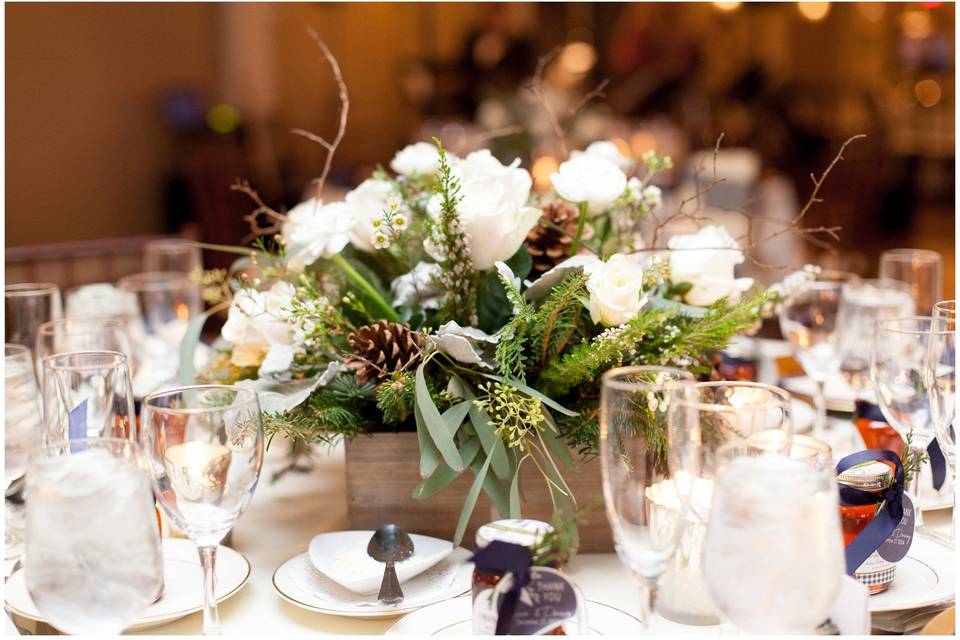 Simple floral centerpiece