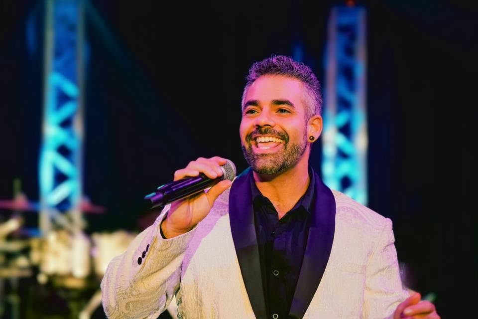 Dre Acevedo - Lead Vocals
