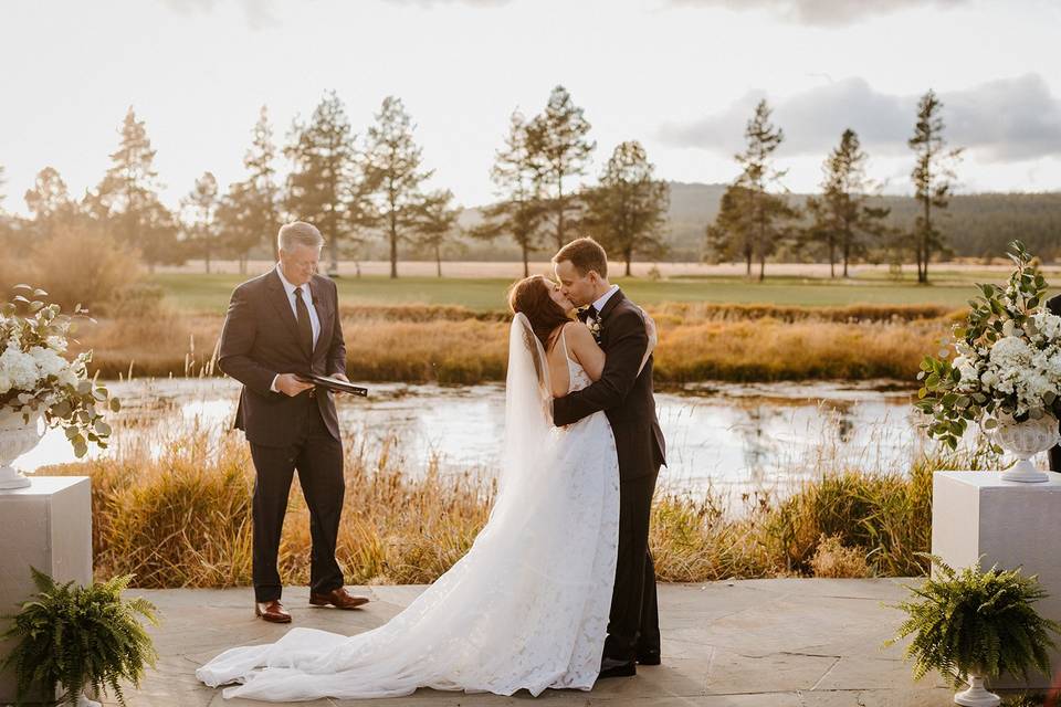 Mount Bachelor Lawn Ceremony