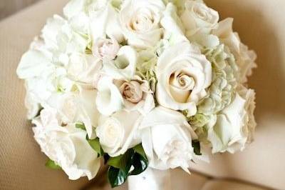 Lush white bouquet