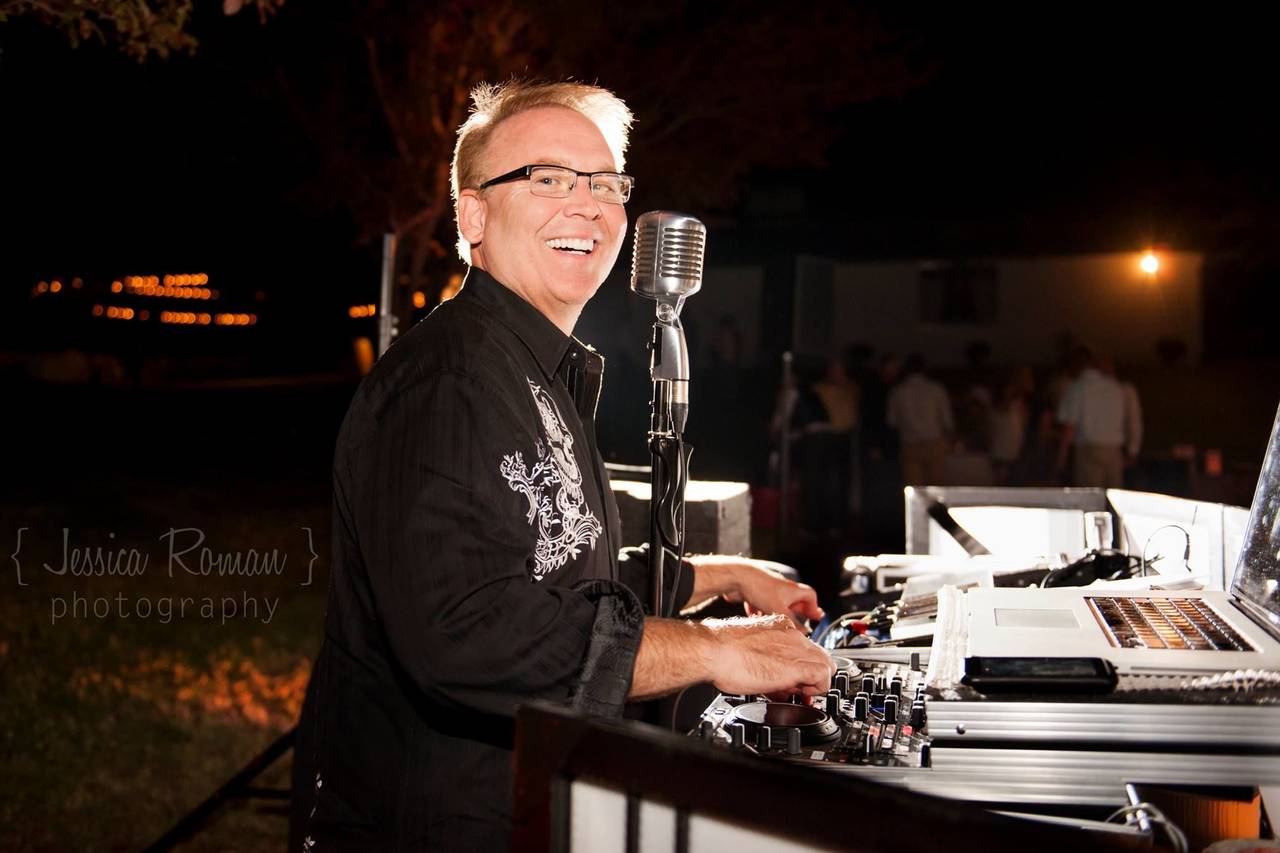 The Mix Master Pro Dj & Limousines - DJ - Sacramento, CA - WeddingWire