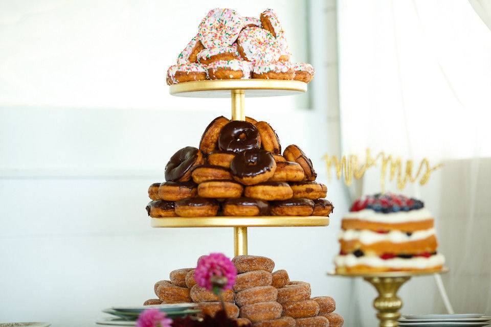 Three tier doughnut tray