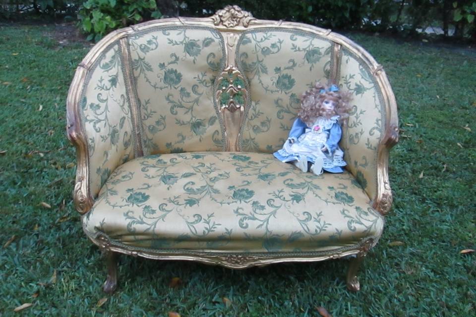 Vintage settee gold