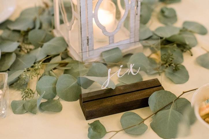 Simple Centerpieces