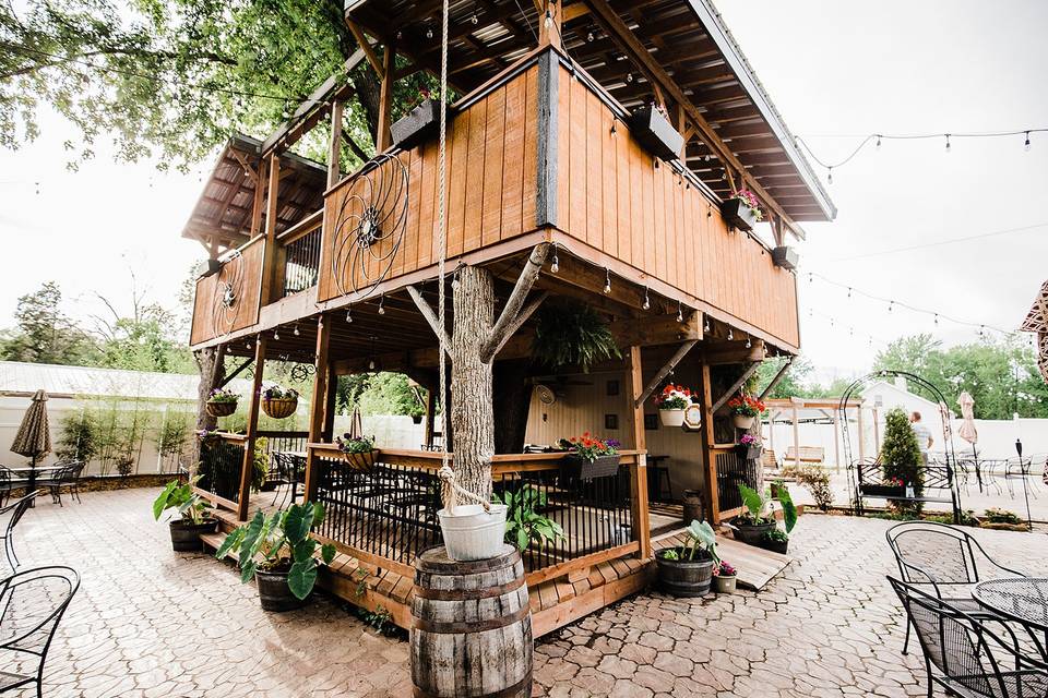 Patio tree house deck