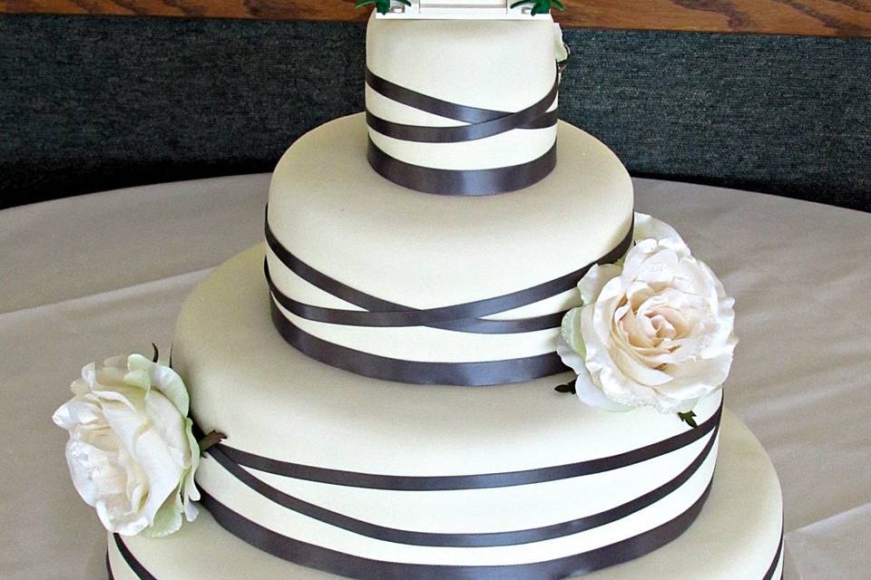 4-tier wedding cake