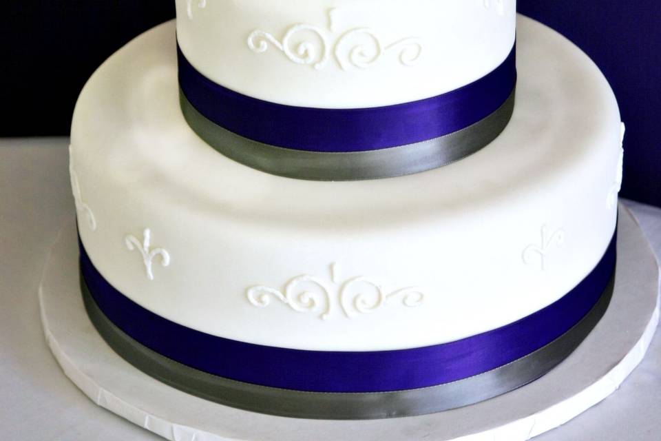 Two-tier wedding cake