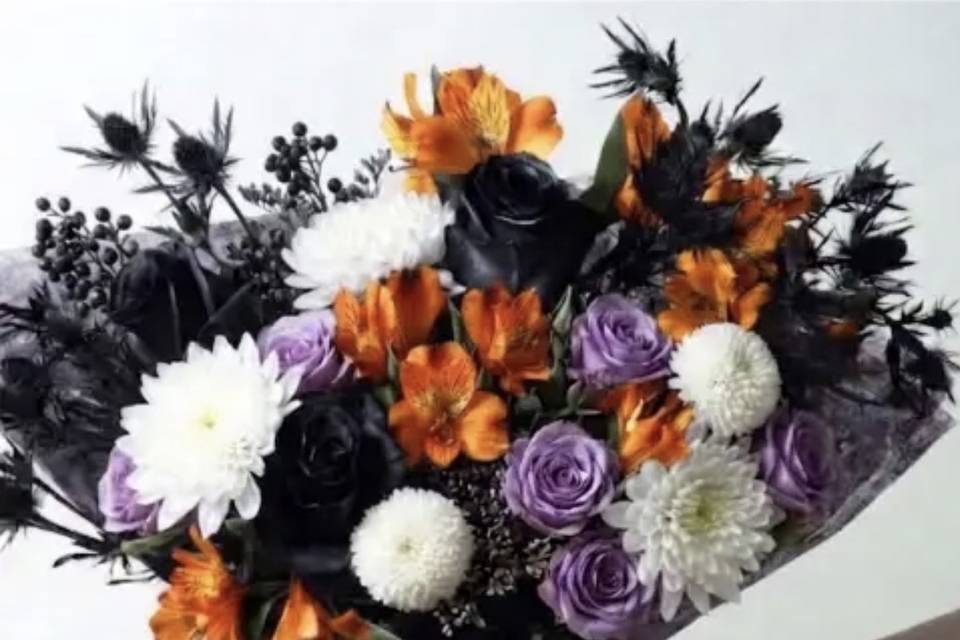 Halloween_bouquet_WeddingPro_3600px.jpg