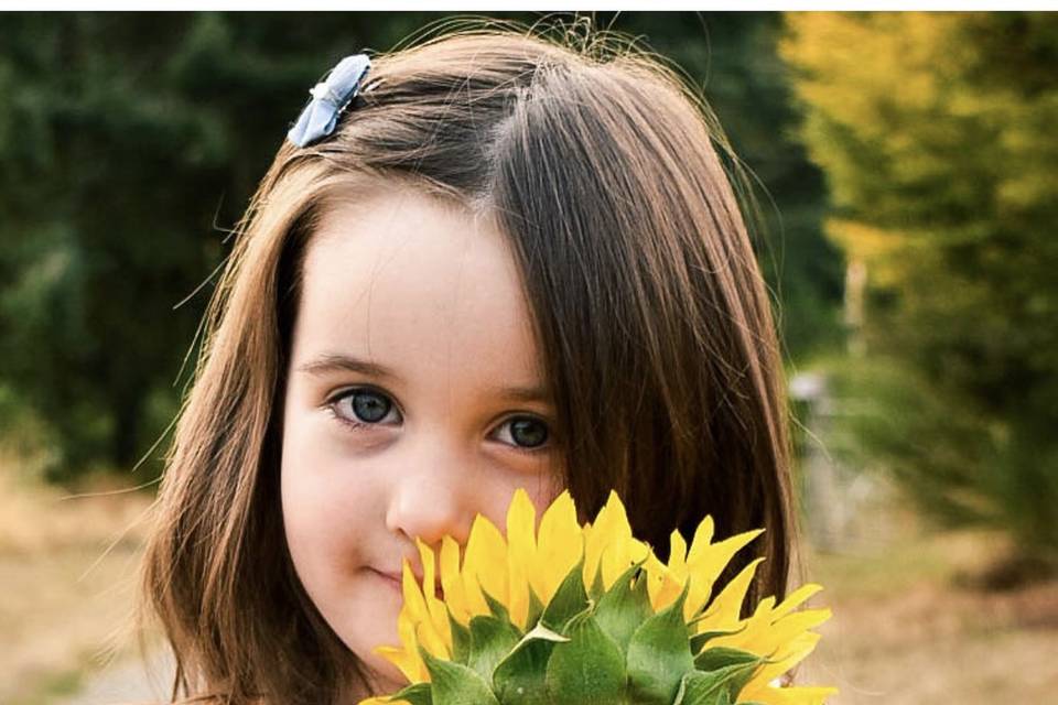 Sunflower_portrait_WeddingPro_3600px.jpg