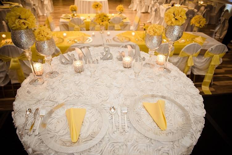Sweetheart table