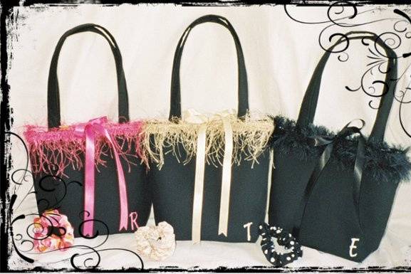 SMALL SQUARE BAG-10 x 10 x 3
Shown here in black with assorted eyelash fringe trim, with matching linings, embroidery and ribbon bow.
Fully lined.