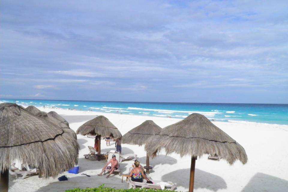 Beach in Cancun Hotel Zone, Live Aqua area