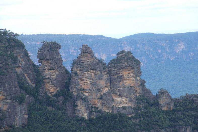 Three Sisters Mountain, Australia