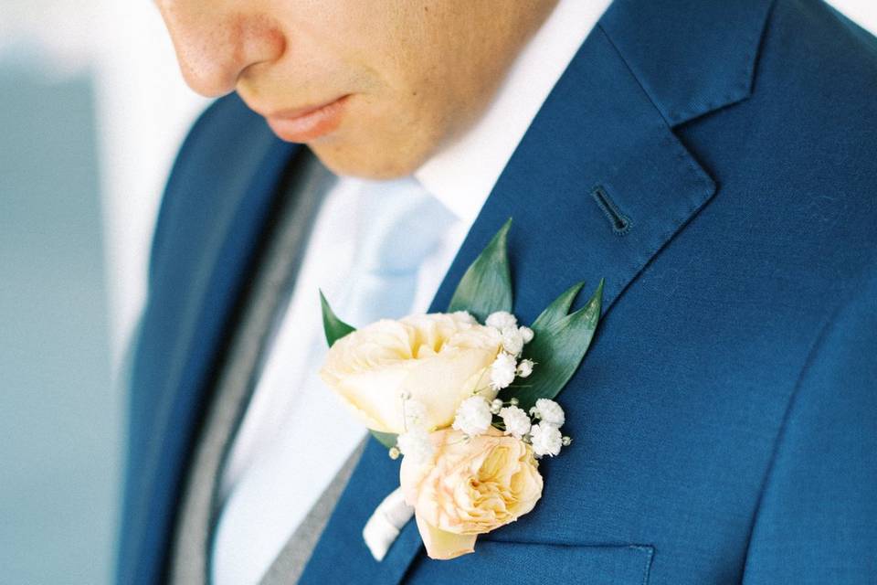 Classic boutonniere ideas