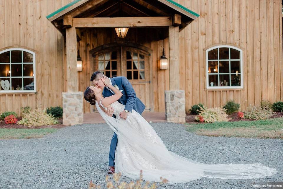 A kiss in front of The Barn