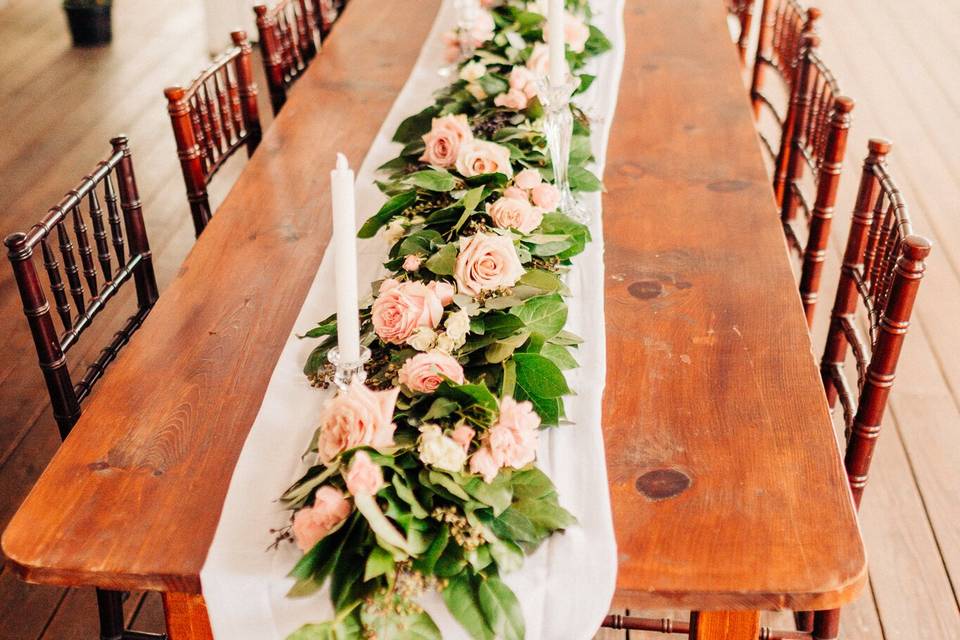 Farmhouse table with garland