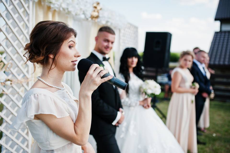 Groom with mic