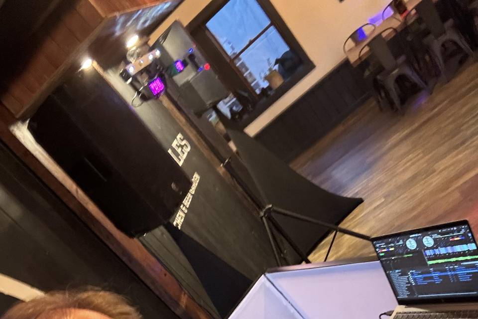 DJ Alan before the reception