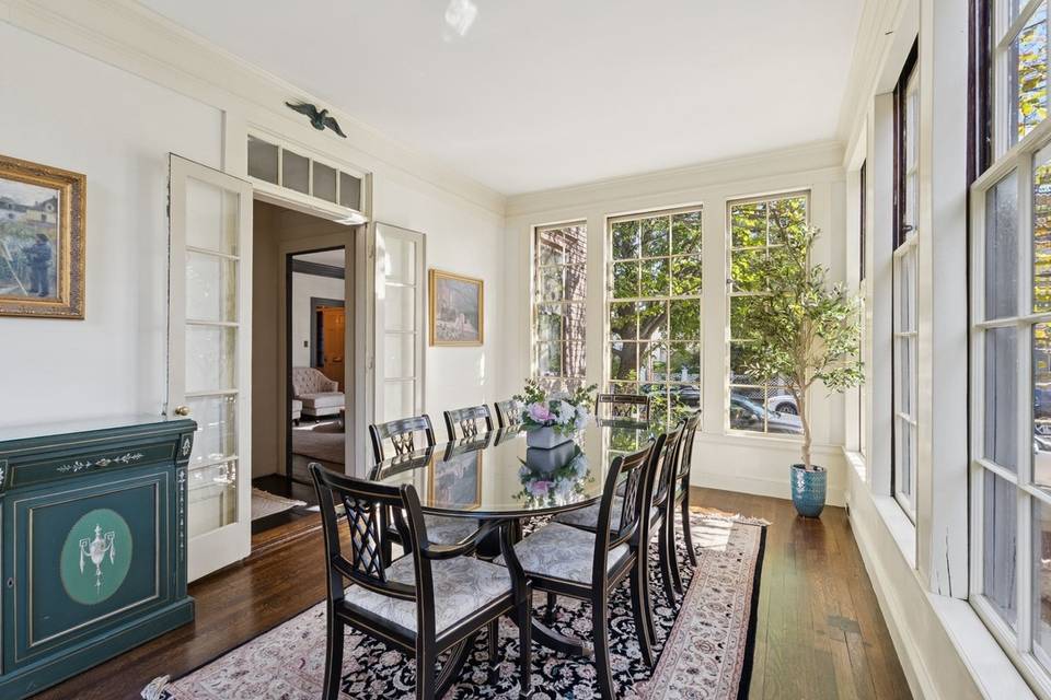 Sunroom for brunch