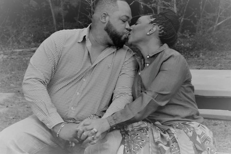 Couple kiss