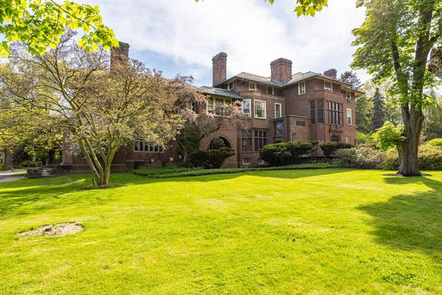 The Lyon Mansion