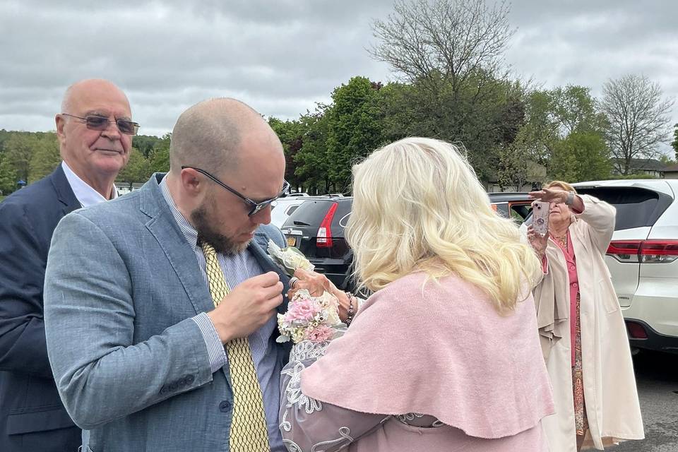 Antonio & Mom boutonniere