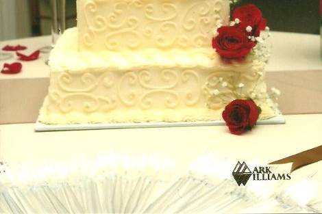 Roses on the wedding cake