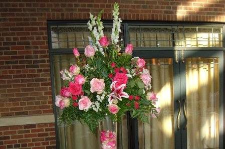 Pink-themed centerpieces