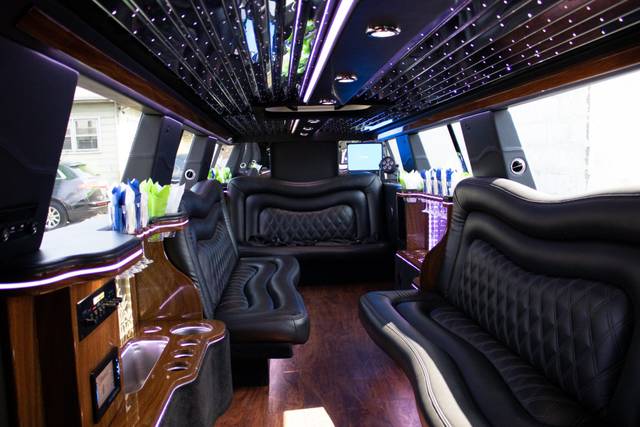 Monroe Limousine