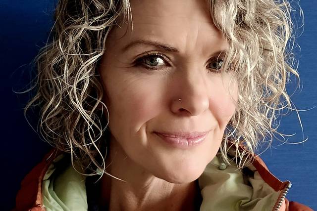 Anneliese, Wedding Officiant