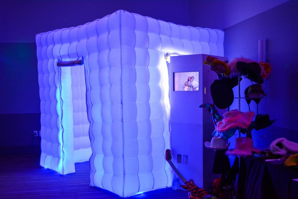 Igloo Booth