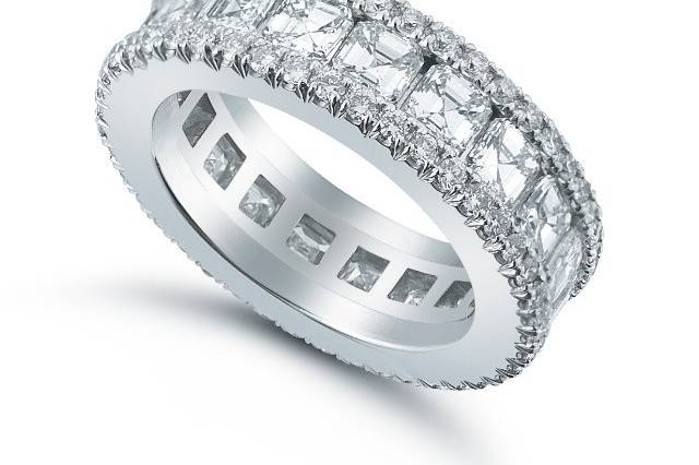 Asscher Bobby Band - asscher cut diamonds with a row of micro-pave on the sides.