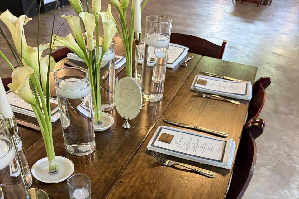 Delarosas table setting