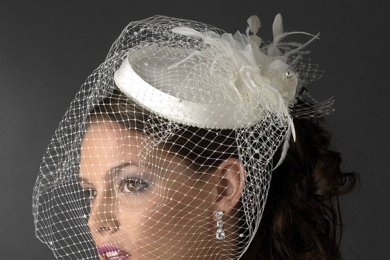 Distinctive Veils & Accessories