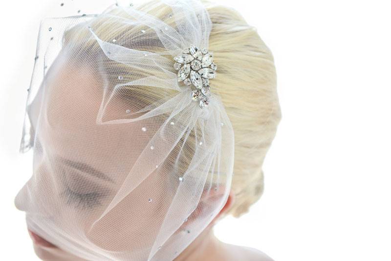 Distinctive Veils & Accessories